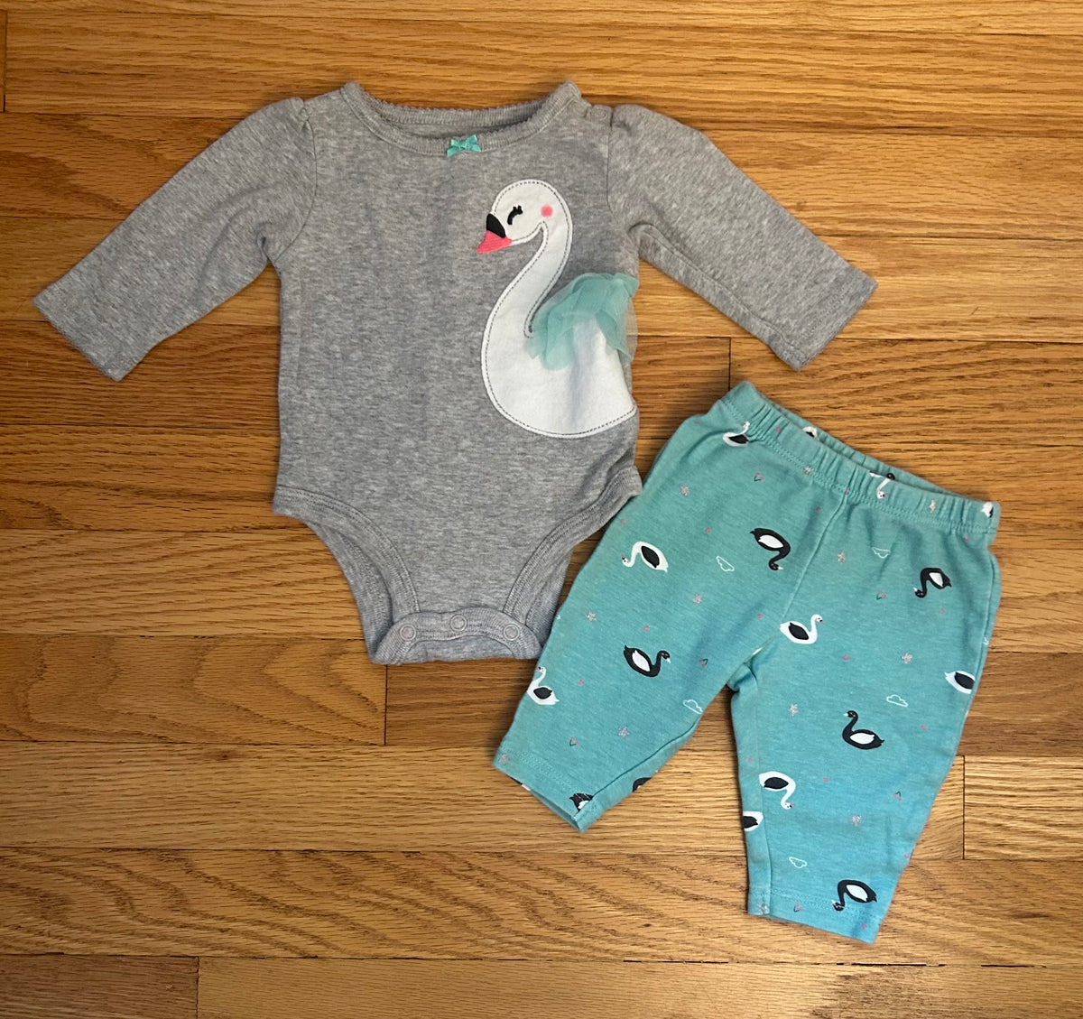 Carters Swan onesie and pants - size Month - 0-3 / 3M