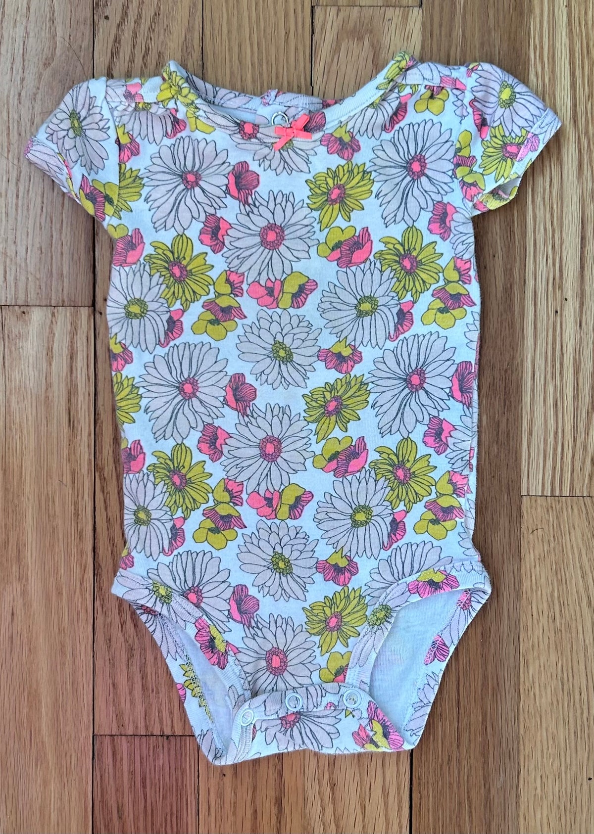 Carters SS Flowers Onesie EUC (9M) - size Month - 6-9 / 9M