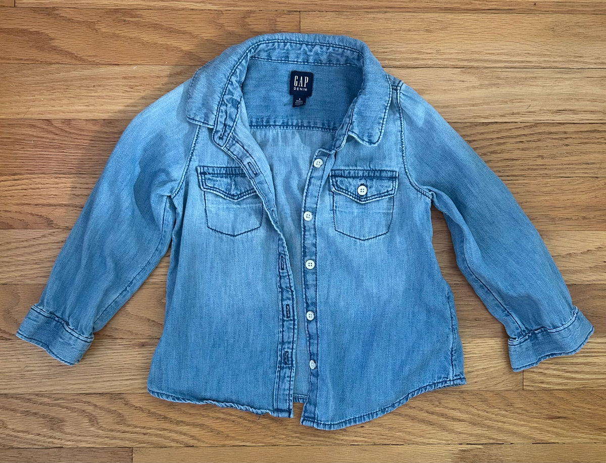 BabyGap Button Up Light Denim Shirt - size Toddler - 3T