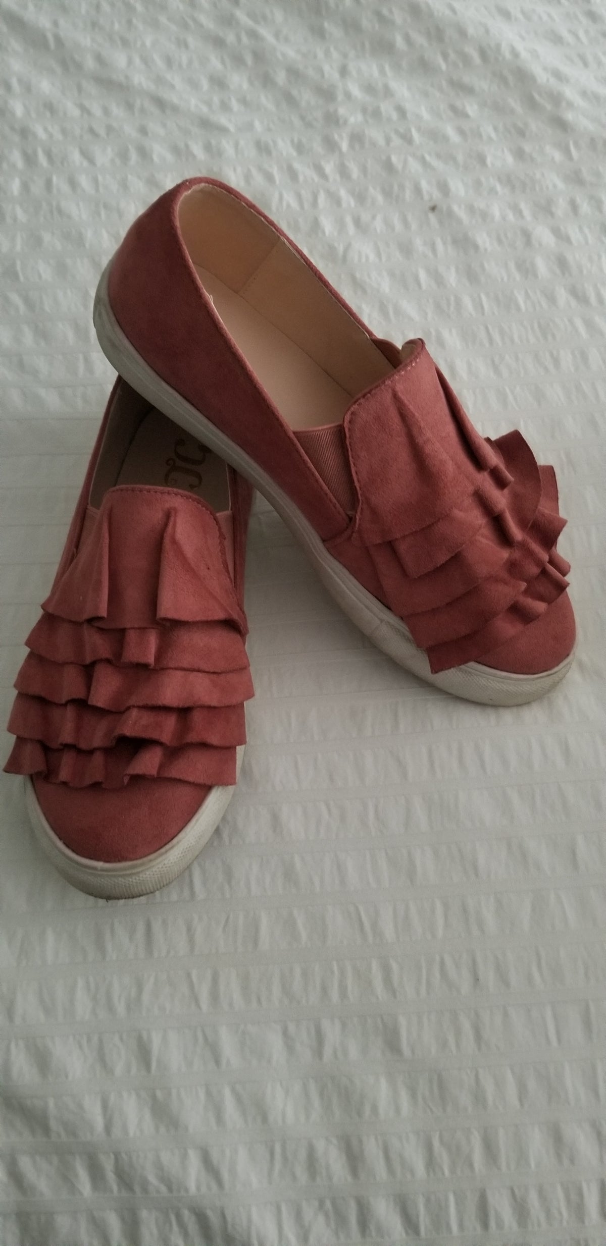 TG Slip On Shoes Sz 7 Mauve color suede - size Shoes - Adult 7