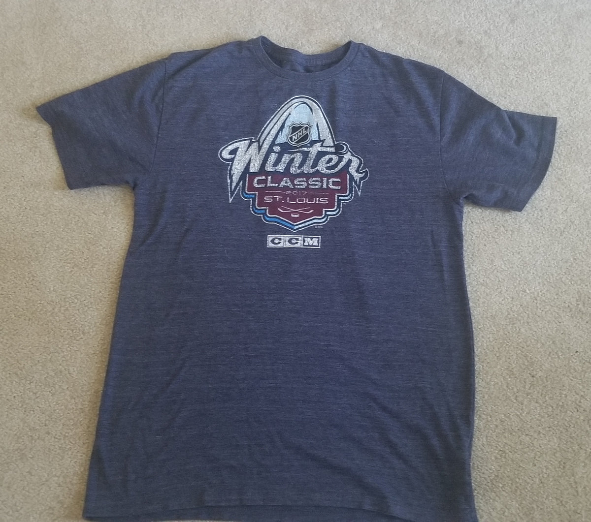 NHL Winter Classic Tshir Sz Men Medium - size Teen/Men - M (32-34)