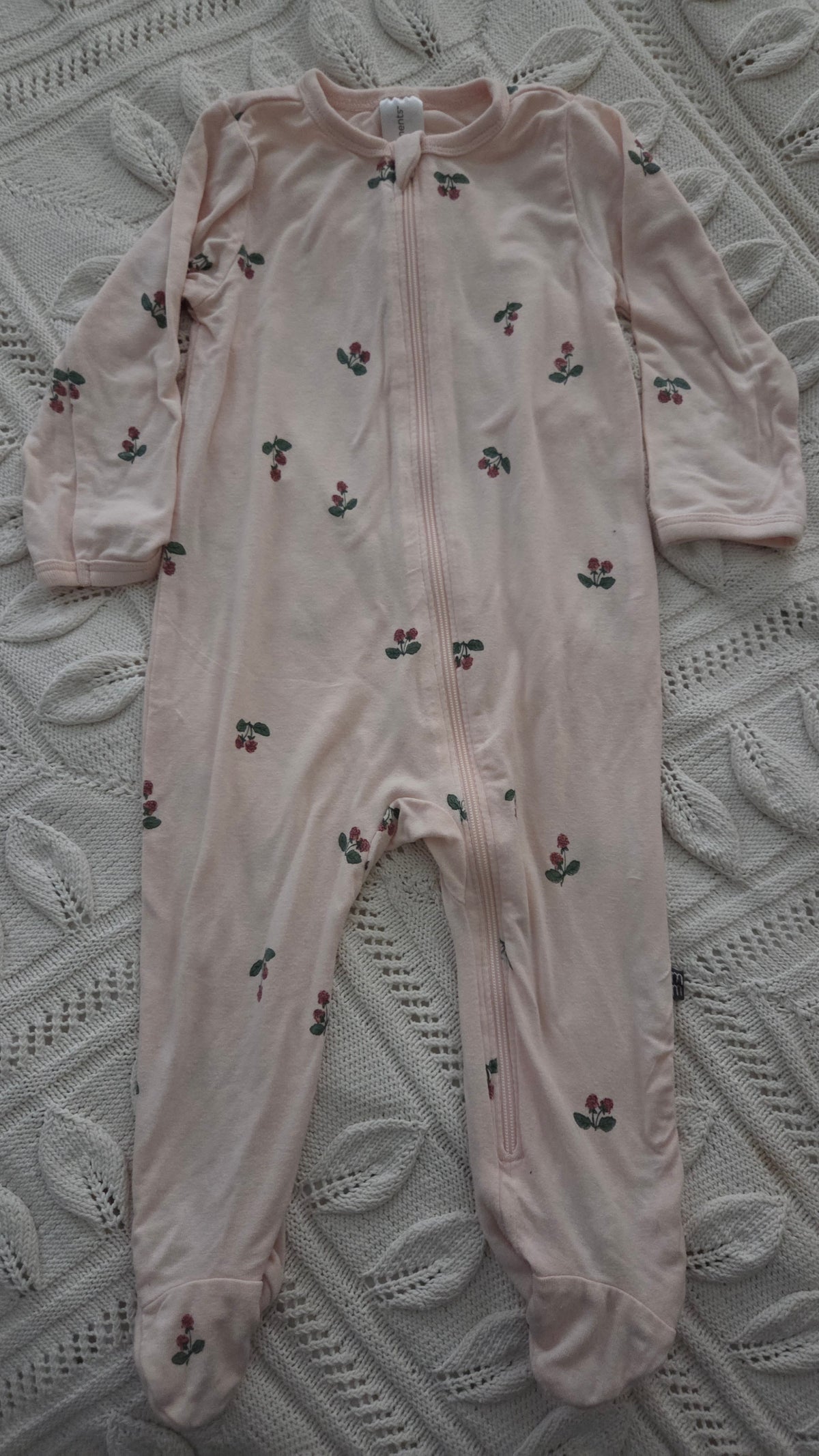 Gerber's Sleep & Play Clean, EUC - size Month - 3-6 / 6M