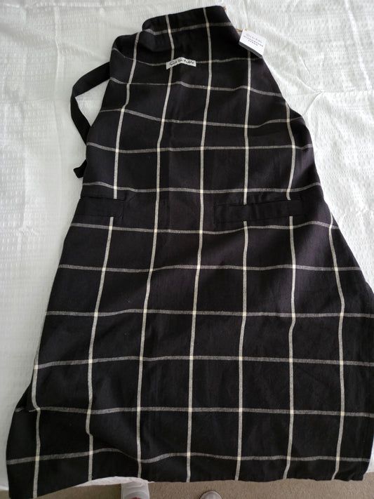 Sur La Table Apron NWT, Black & White