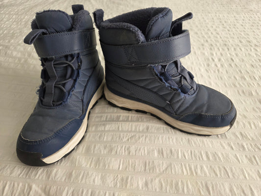 PUMA Lined Snow Boots Clean EUC - size Shoes - Kids 13