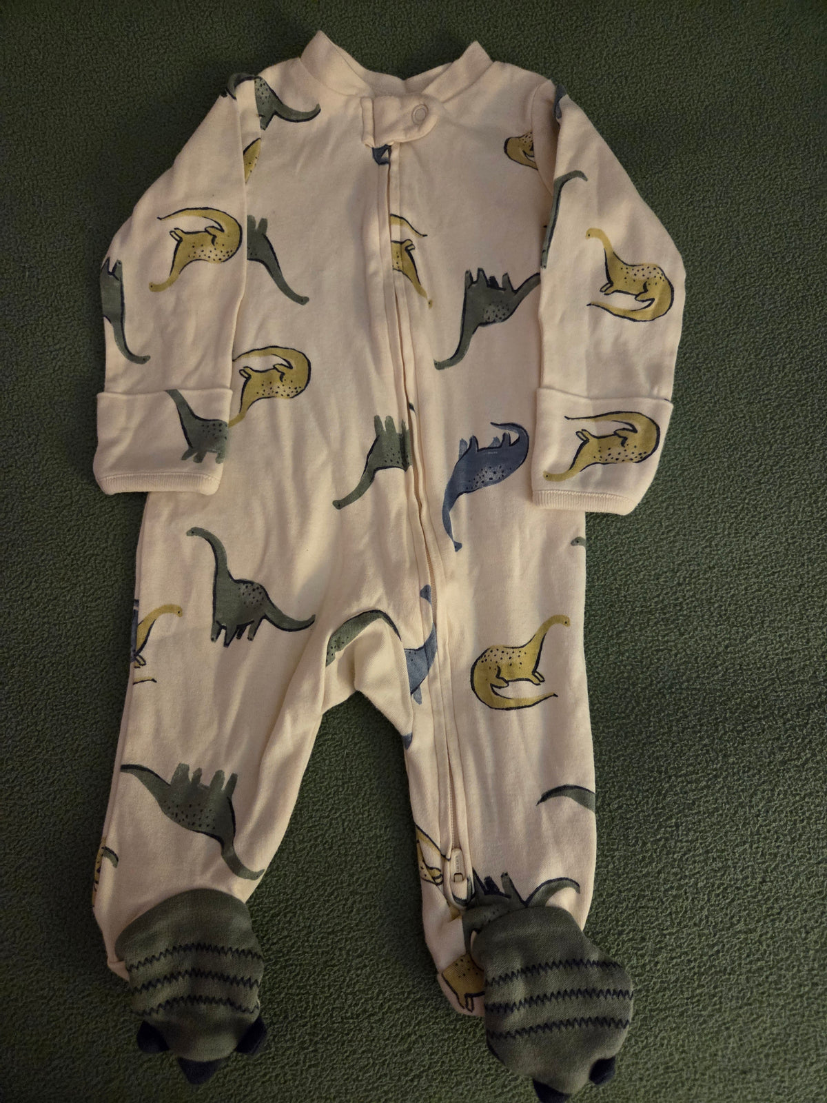 Carter's Sleep & Play New condition - size Month - 0-3 / 3M