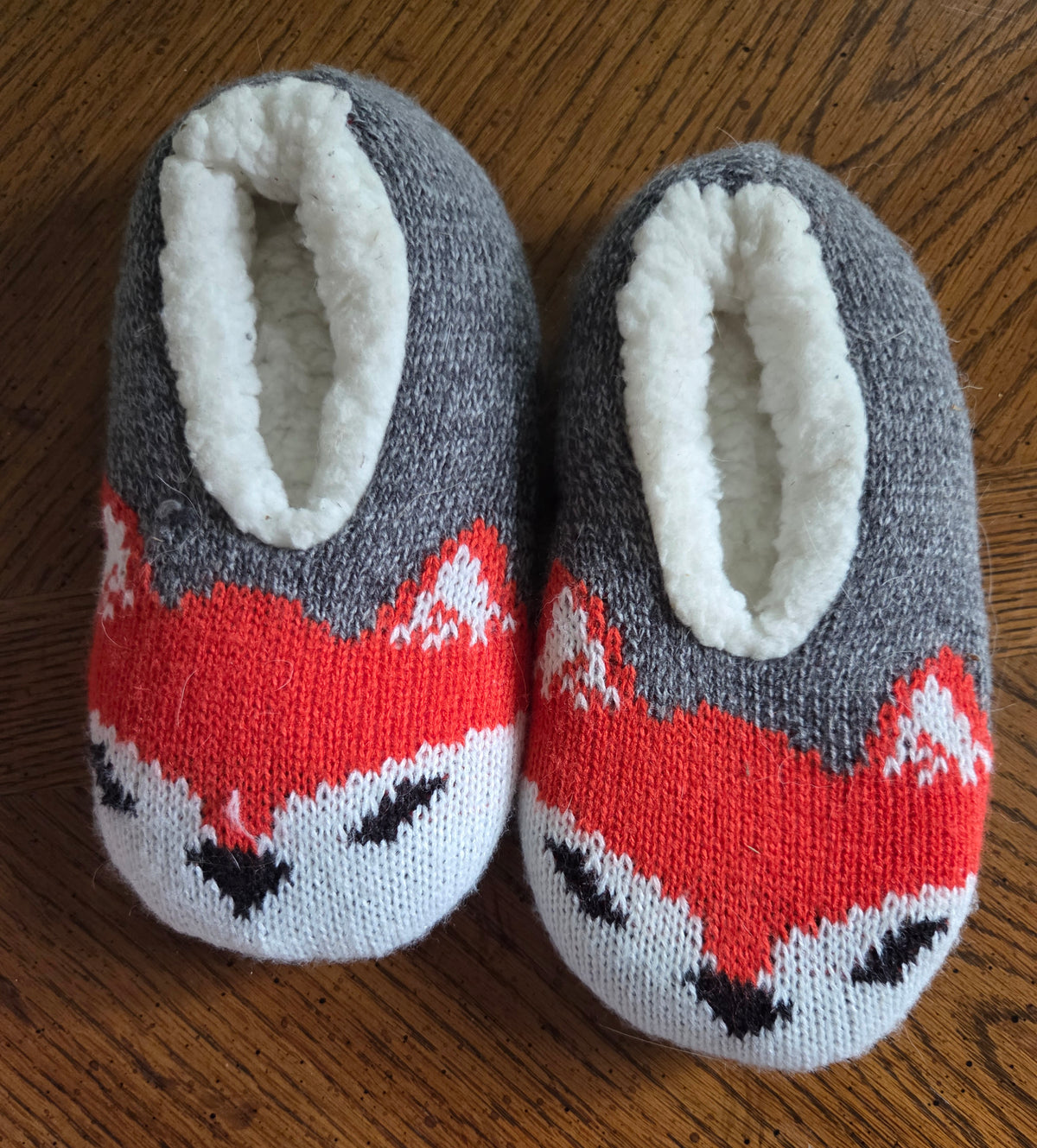 Boy foxy Slippers No size, measure 8 in
