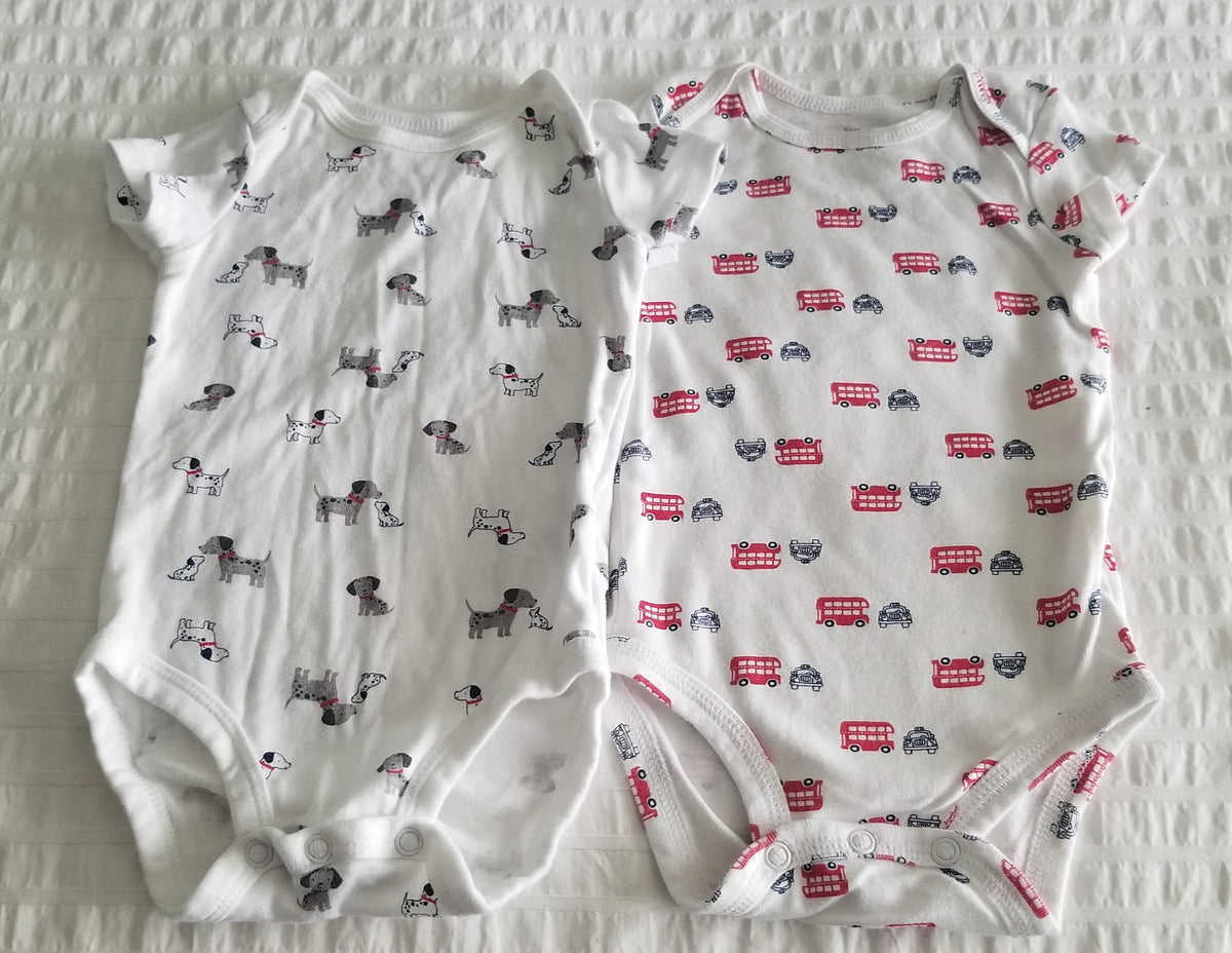 Carter's Lot of 2 Onesie Sz 6M clean no strains - size Month - 3-6 / 6M