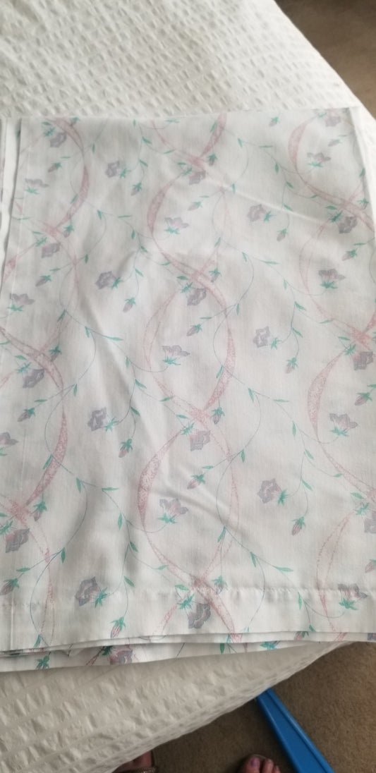 Twin Top Sheet W/Case White w/purple/pink flow