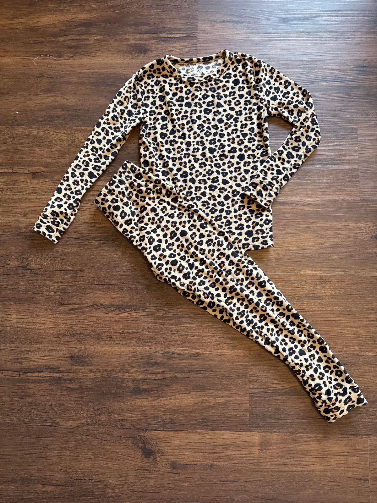 C&J leopard 2pc Super soft fleece - size Youth - 10 (L)