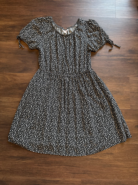 C&J SS Black & White Dress.  Cute! - size Youth - 10 (L)