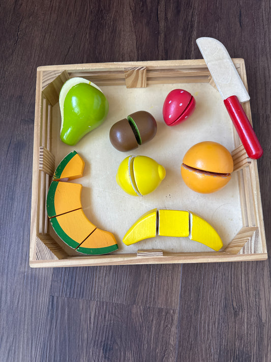 Melissa & Doug wooden Fruit cutting toy