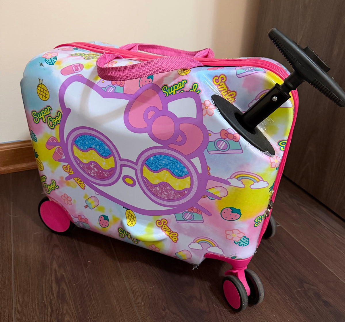 Hello Kitty Ride-On Suitcase