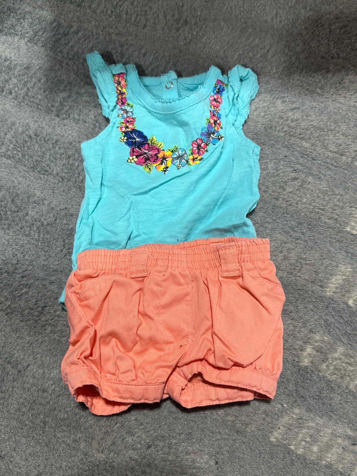 Blue and peach outfit - size Month - Newborn