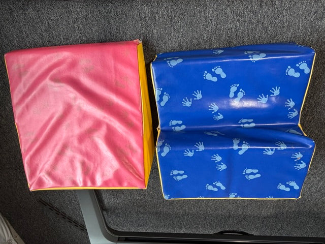 2 Soft climbing blocks