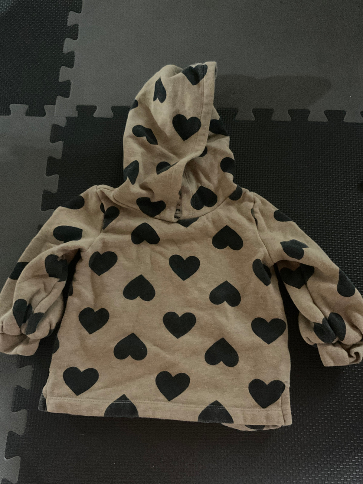 Brown and black heart Sweatshirt - size Month - 18-24 / 24M
