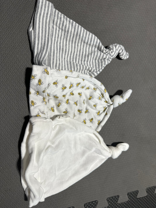 3 Baby caps