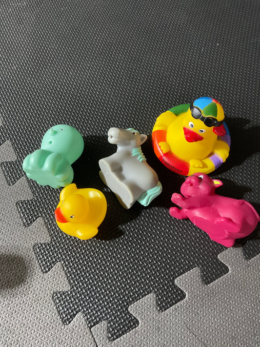 Assorted bath toys