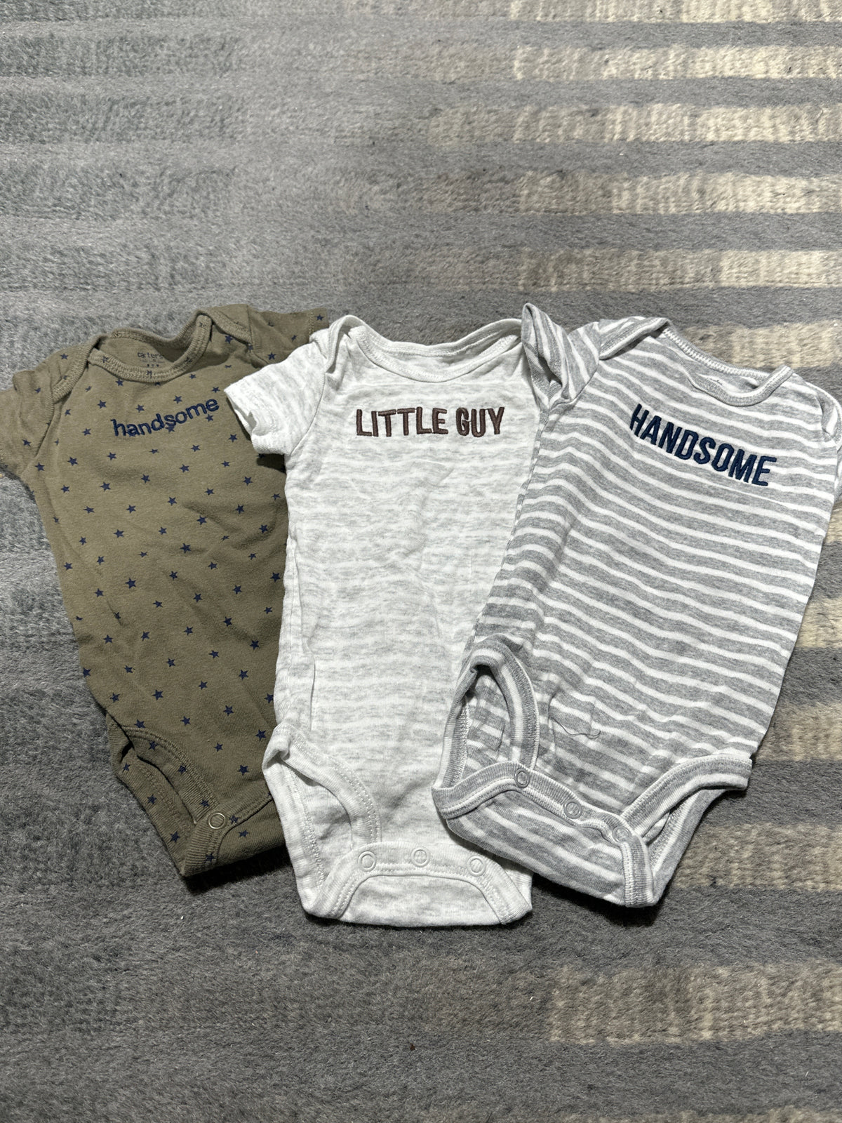 3 short sleeve onesies - size Month - 0-3 / 3M