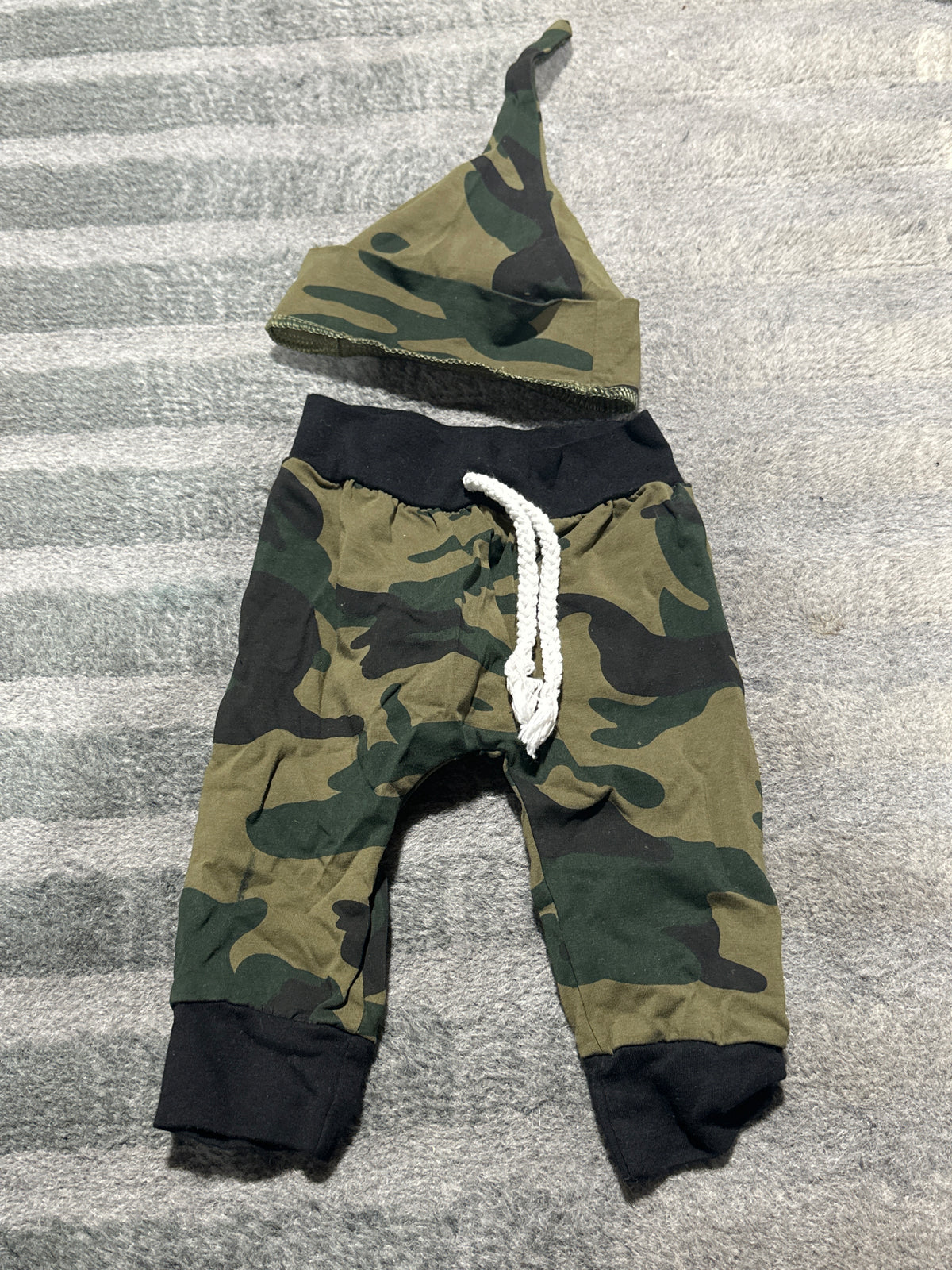 Camo pants w/ matching hat - size Month - 3-6 / 6M