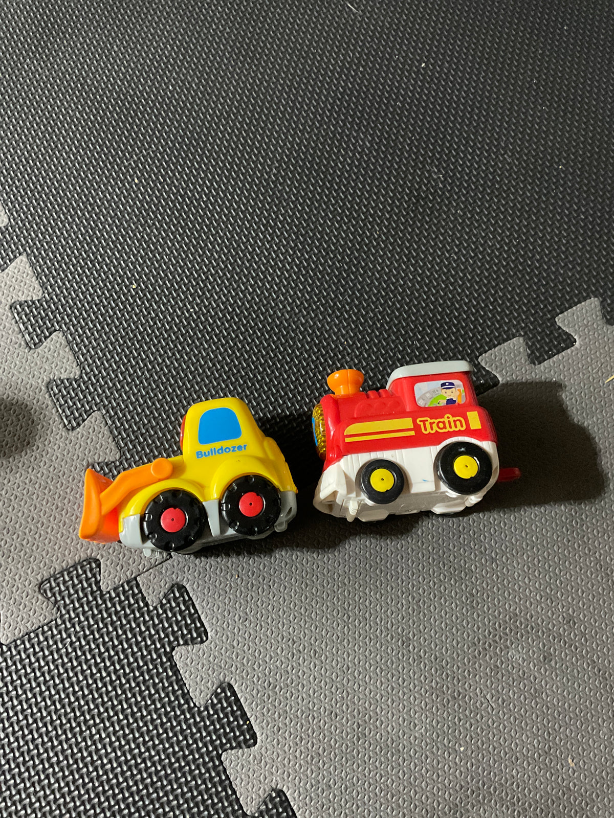 Vtech small train& bulldozer