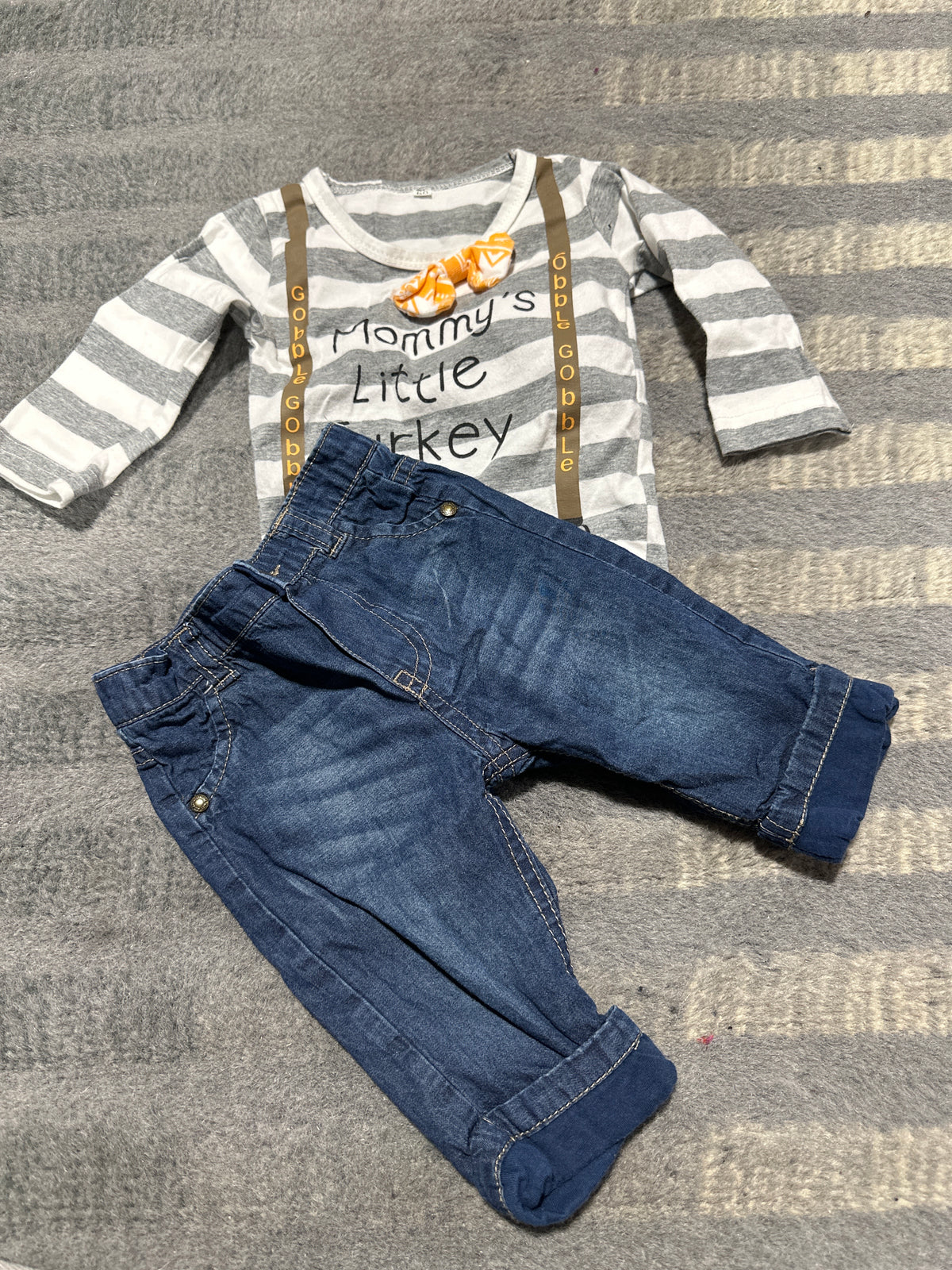 Thanksgiving outfit - size Month - 0-3 / 3M