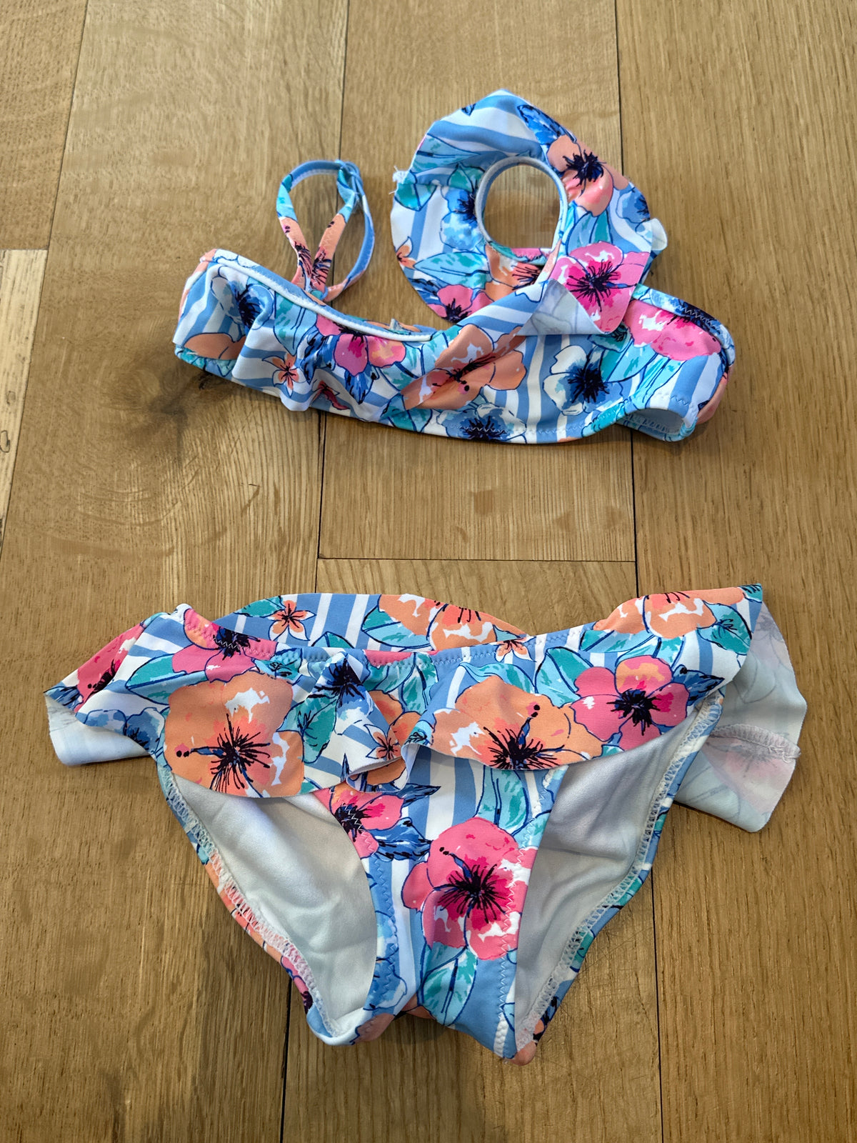 2 piece flower suit - size Toddler - 3T