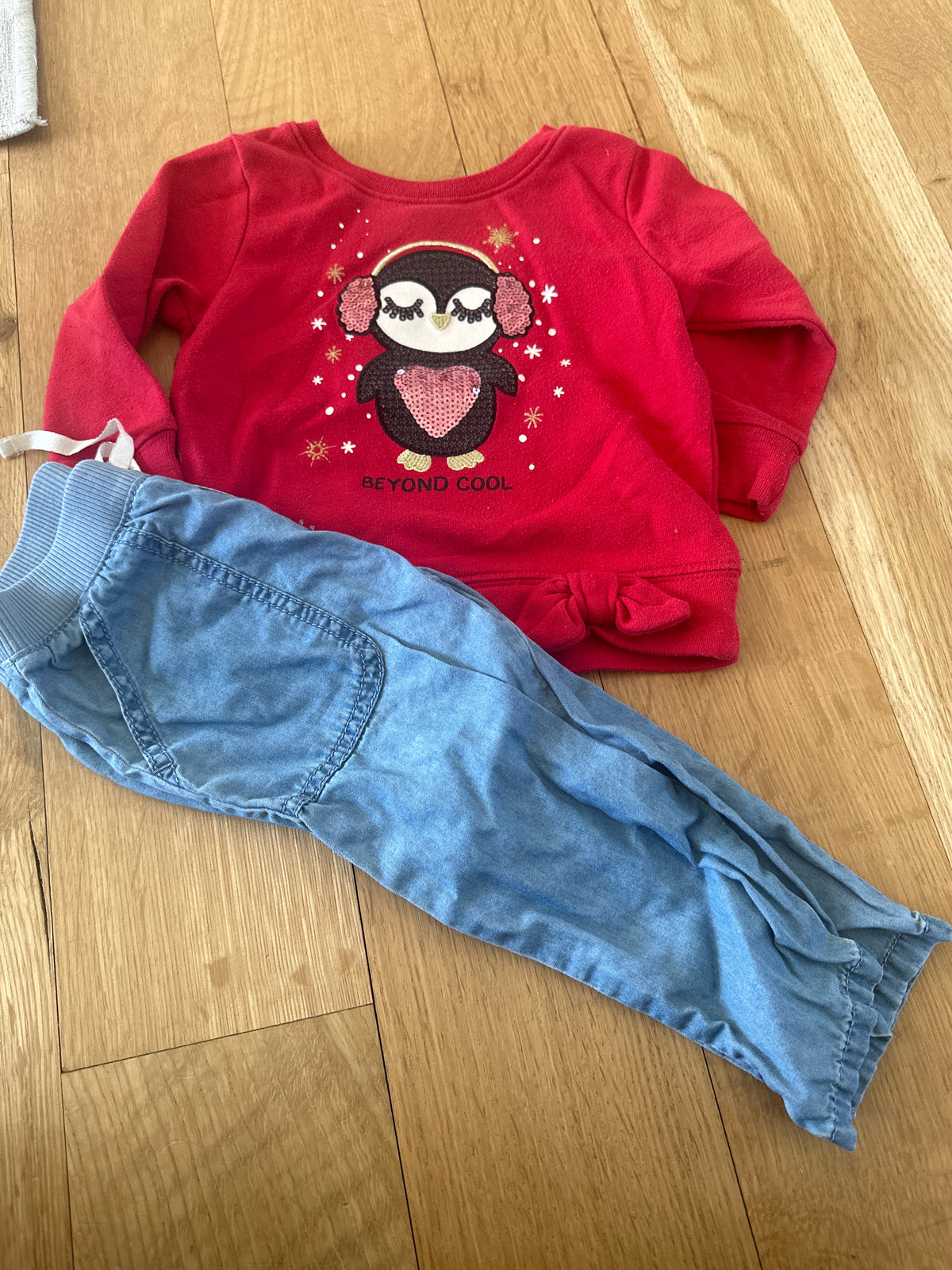 Penguin sweater w/ jeans - size Month - 12-18 / 18M