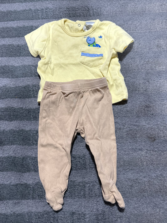 Little tiny ant outfit - size Month - 0-3 / 3M