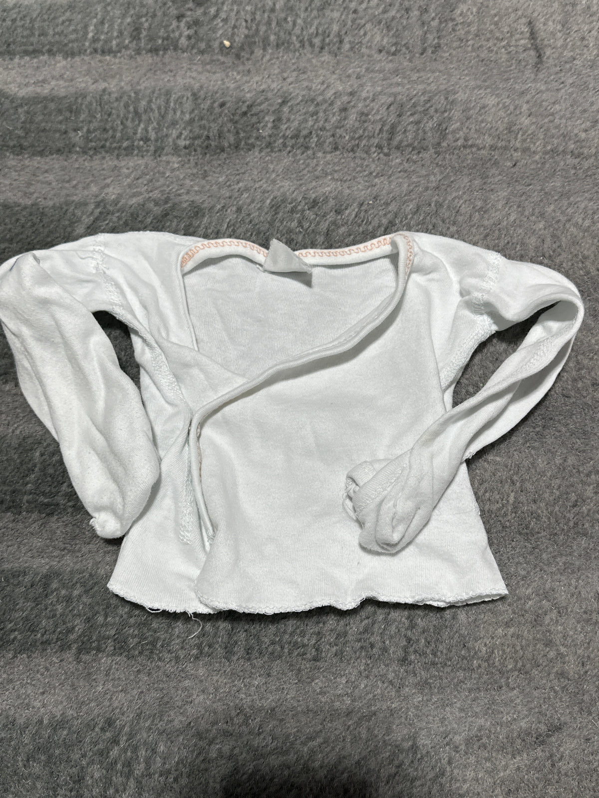White shirt - size Month - Newborn