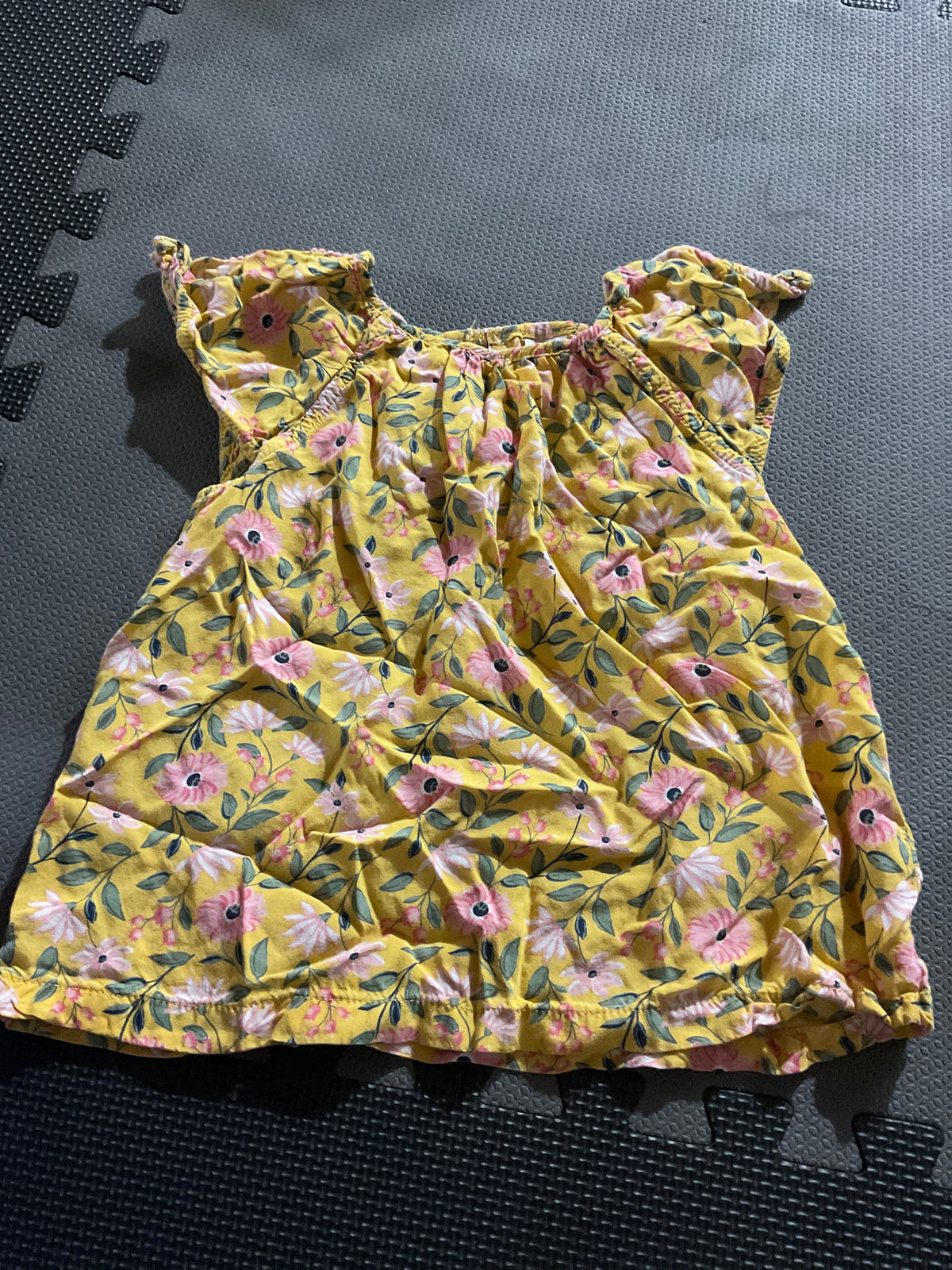 Yellow floral flowy Short sleeve - size Toddler - 4T