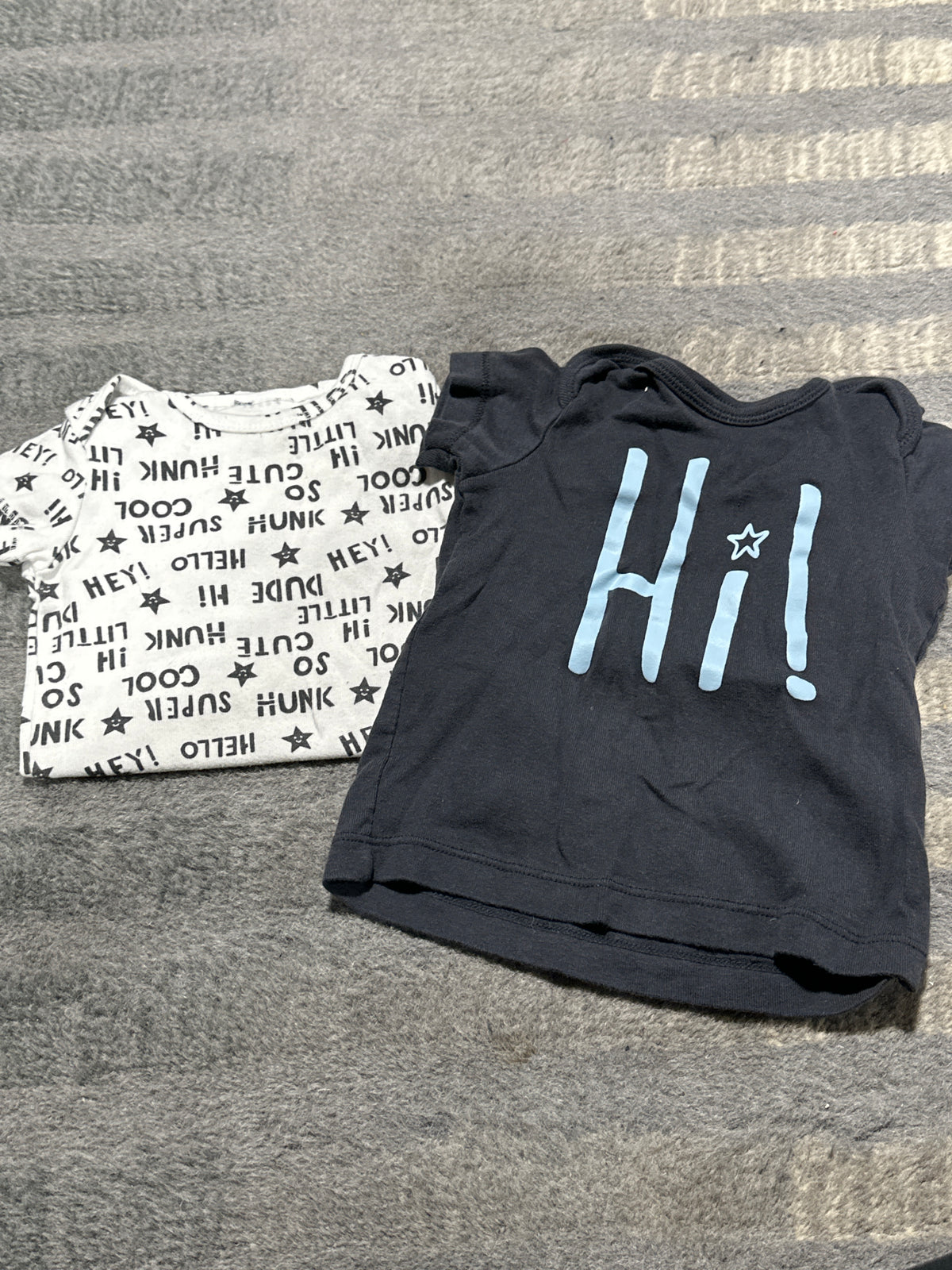 Onesie w/ tshirt - size Month - 6-9 / 9M