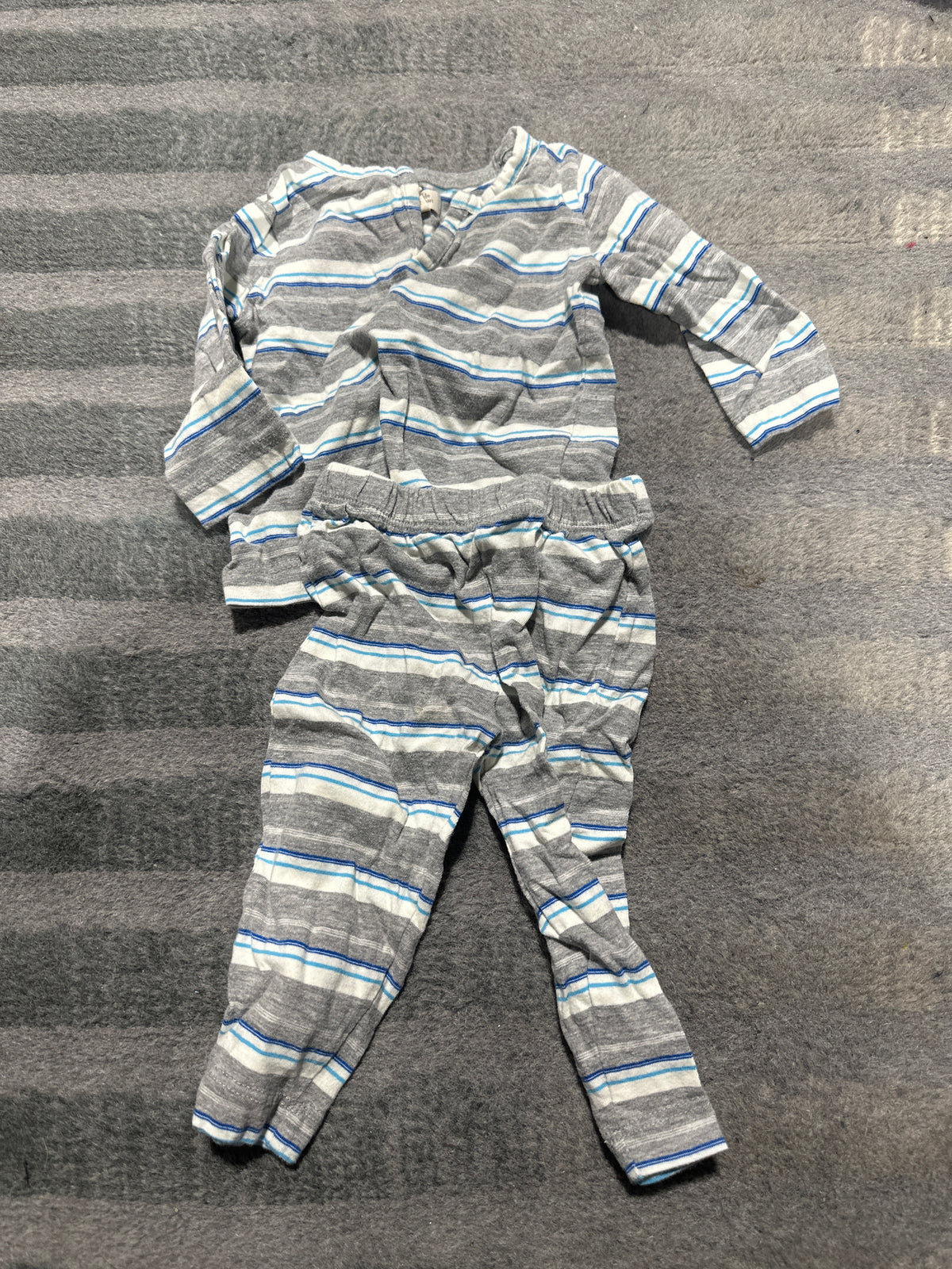 Grey and blue outfit - size Month - 3-6 / 6M