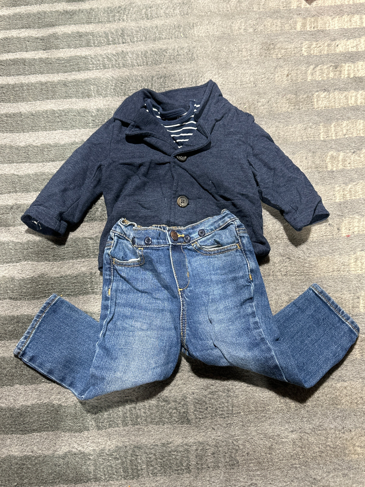 3 piece navy blue outfit - size Month - 12-18 / 18M