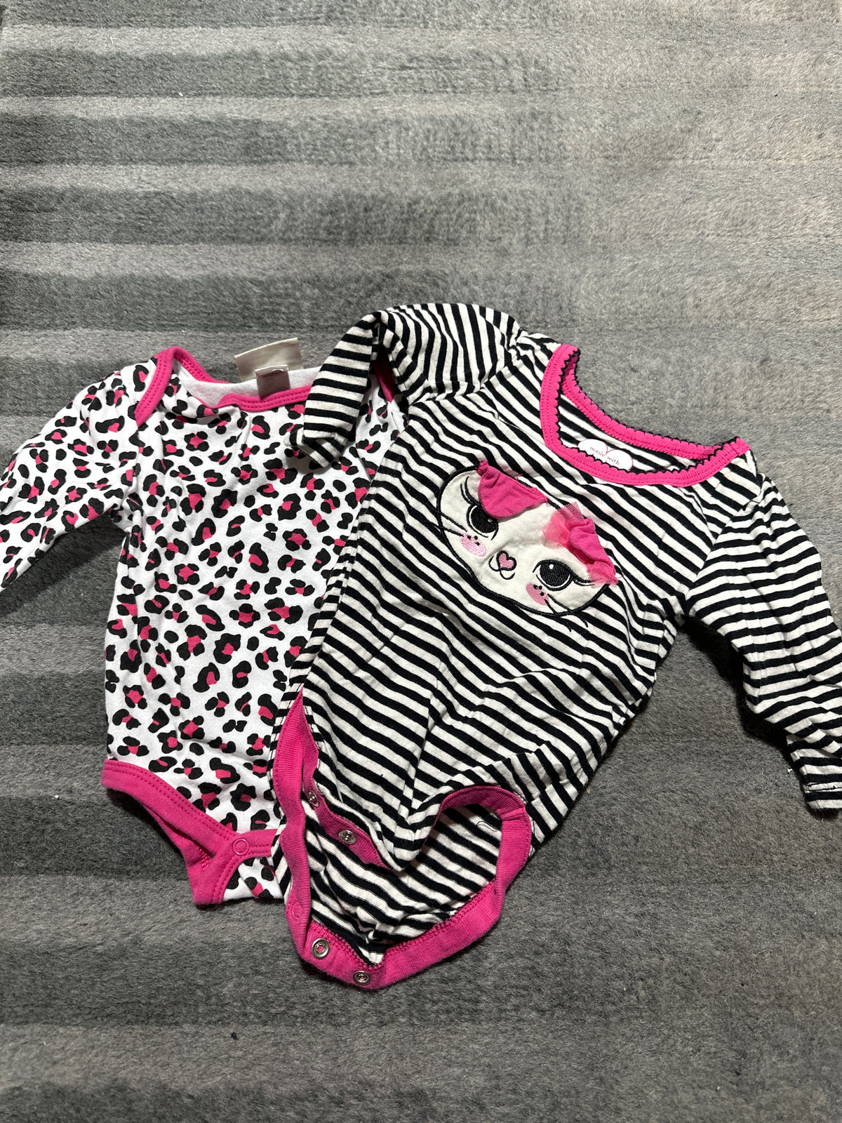 2 piece long sleeve Onesies - size Month - 3-6 / 6M