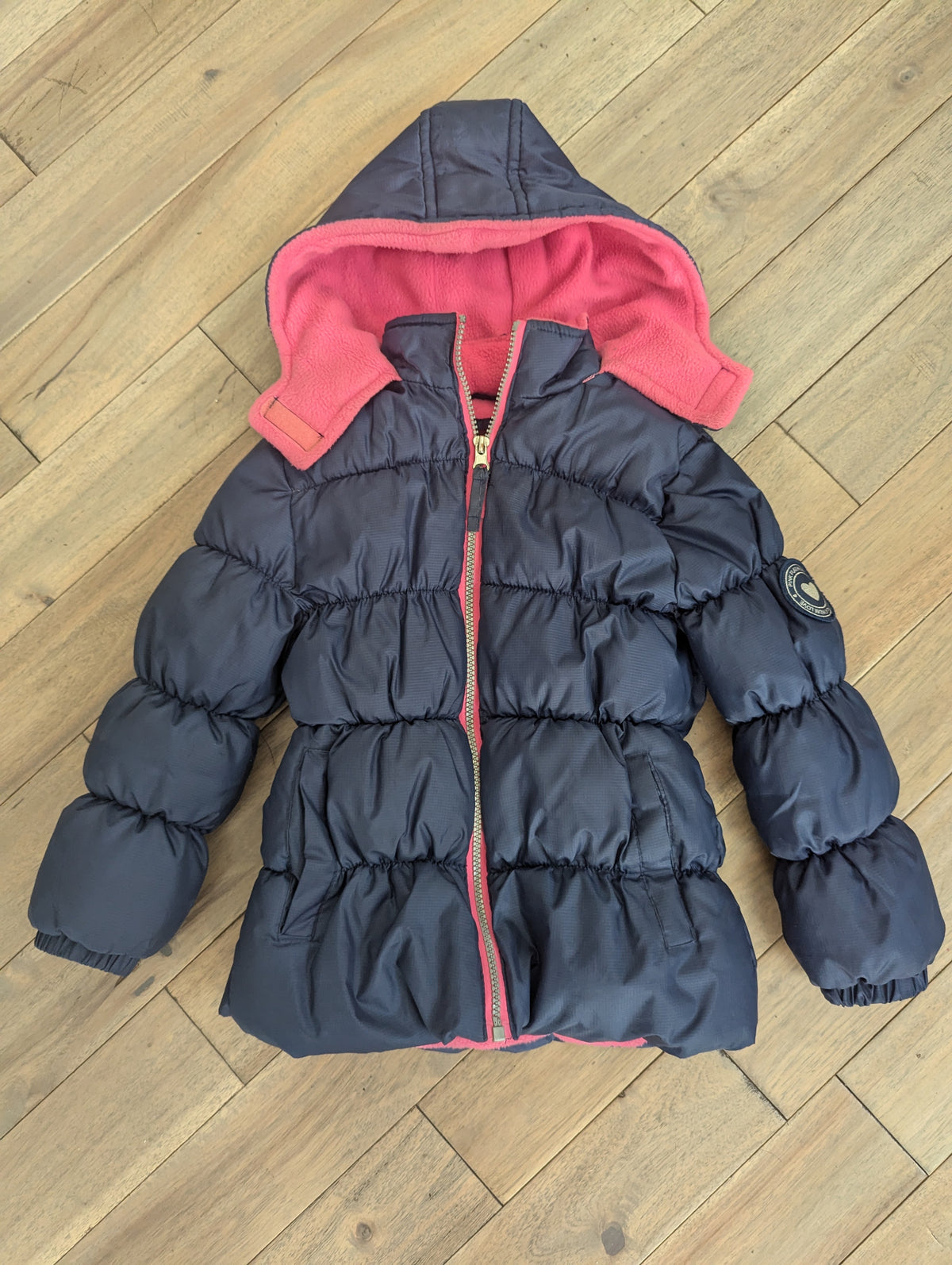 Navy/pink puffer coat: Size 5-6 w/ hood - size Youth - 5 (XS)
