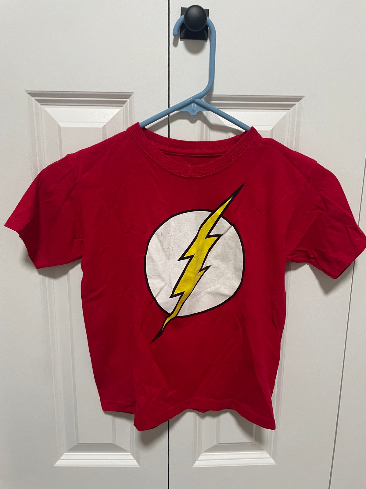 Flash DC SS t-shirt GUC - size Youth - 6 (S)