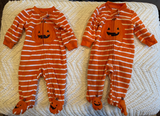 Cute Pumpkin Suits, VGUC 0-3M, Zippers, LS - size Month - 0-3 / 3M