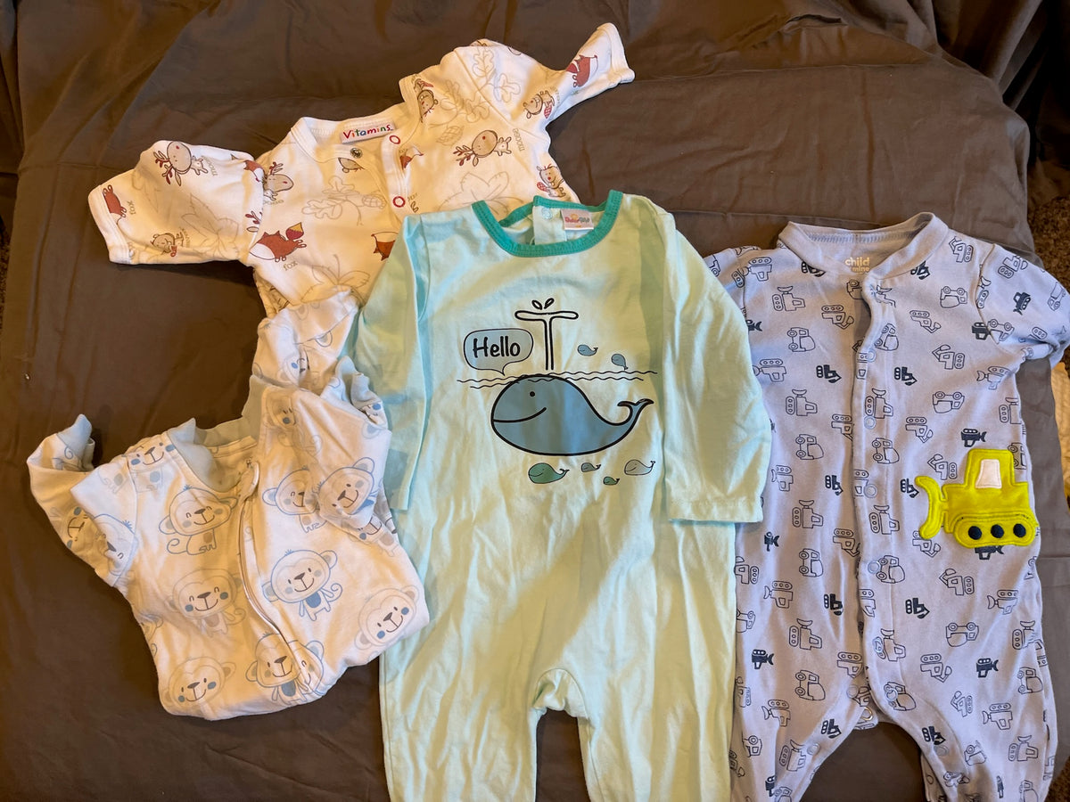 6M Footed Pajamas, Qty 4 Assorted prints, VGUC - size Month - 3-6 / 6M