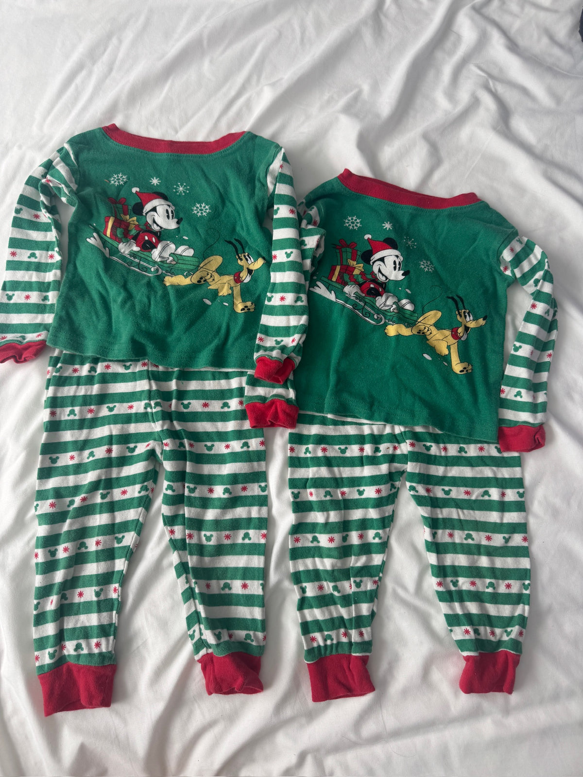 Disney Christmas Pajamas Snug 2T, 100% Cotton, x2 - size Month - 12-18 / 18M