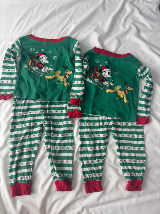 Disney Christmas Pajamas Snug 2T, 100% Cotton, x2 - size Month - 12-18 / 18M