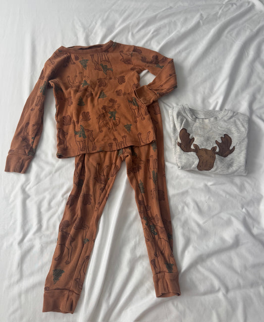Reindeer Pajamas, GUC 100% cotton, bonus top - size Toddler - 2T