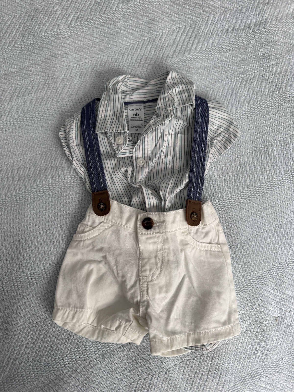 NB Outfit w/Suspenders Collared Onesie/Shorts - size Month - Newborn