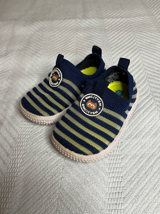 Mesh Slip-On Shoes VGUC Toddler 4, Blue Stripes - size Shoes - Toddler 4