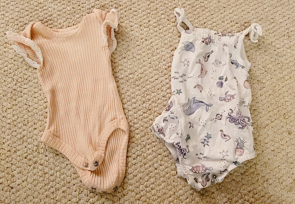 VGUC 0-3m SS Summer Onesie 2 Piece Lot - size Month - 0-3 / 3M
