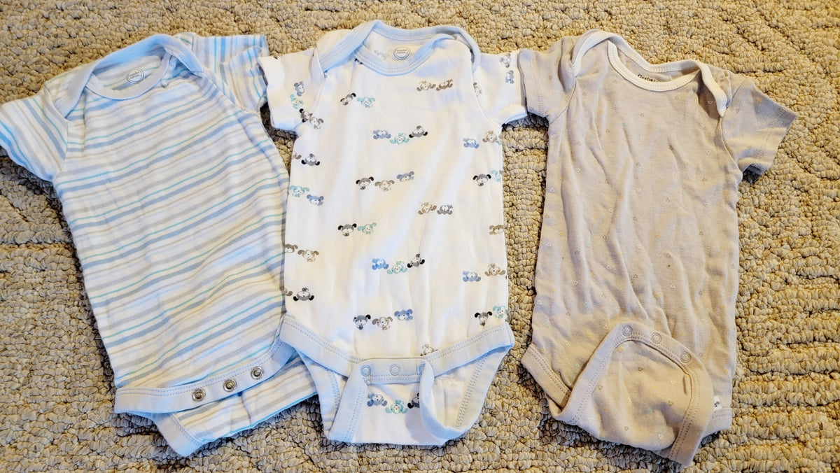 VGUC 3-6m Onesie Lot. - size Month - 3-6 / 6M
