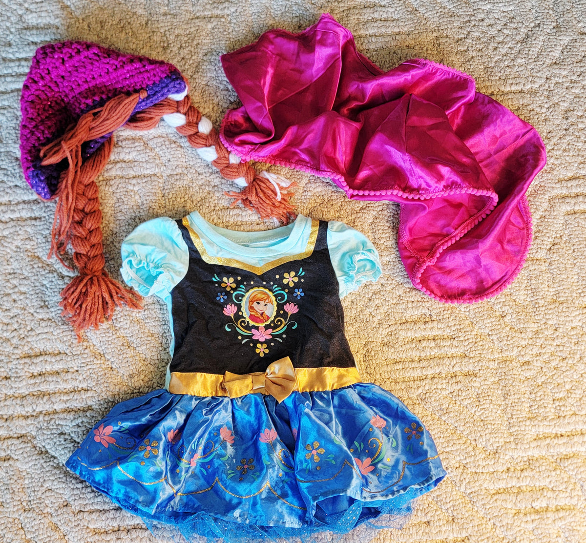 EUC Disney Frozen Anna Costume w/wig - size Month - 9-12 / 12M