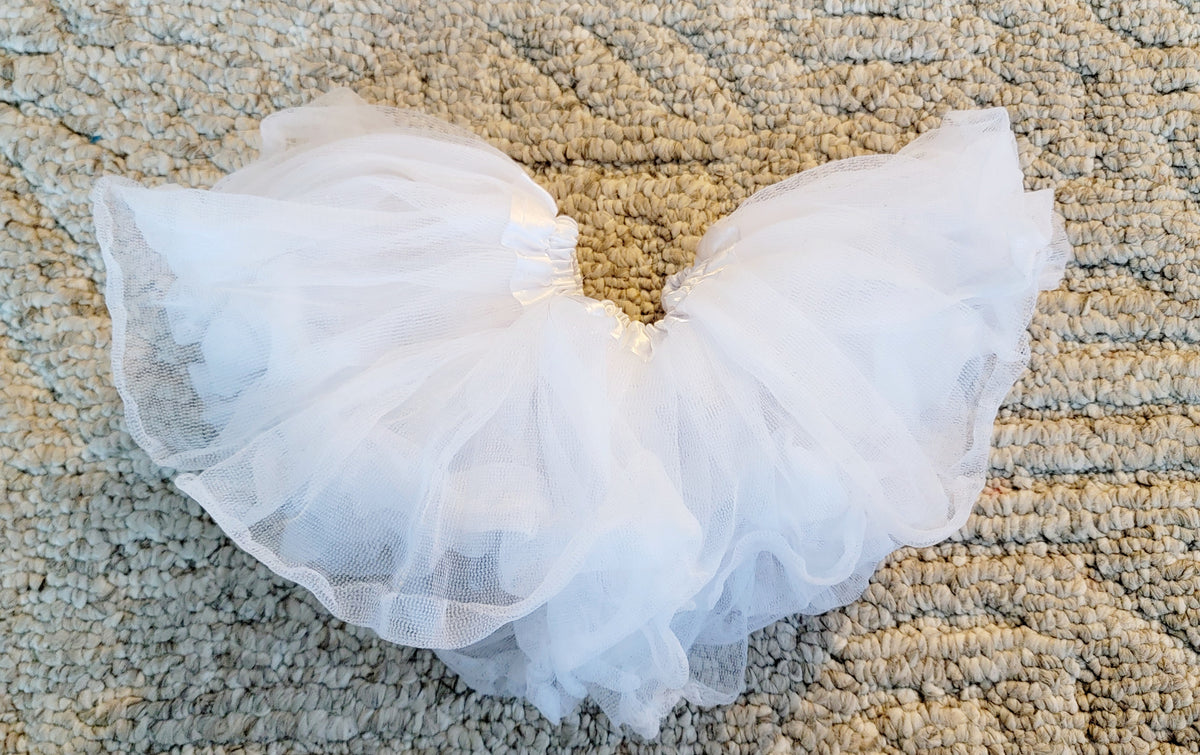 GUC NB White Skirt Tulle Bottom - size Month - Newborn