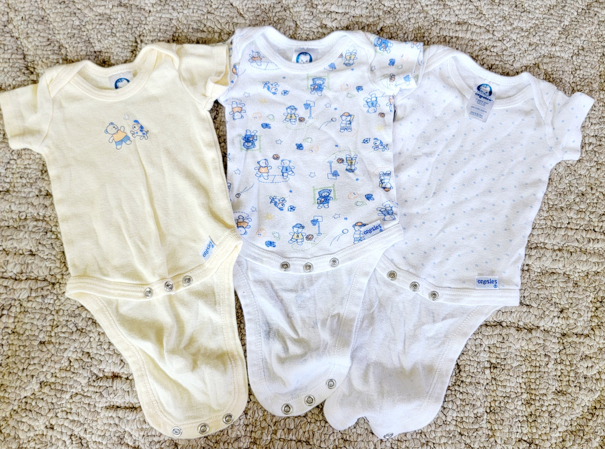 VGUC Gerber 0-3m SS Onesie Lot 3 - size Month - 0-3 / 3M