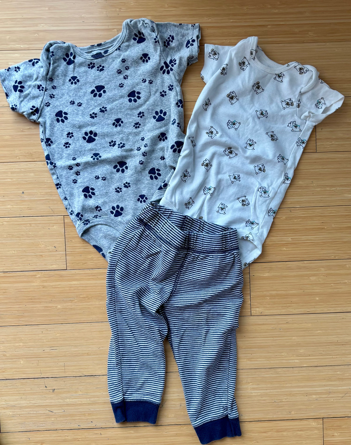 Carters 18M Outfit GUC - size Month - 12-18 / 18M