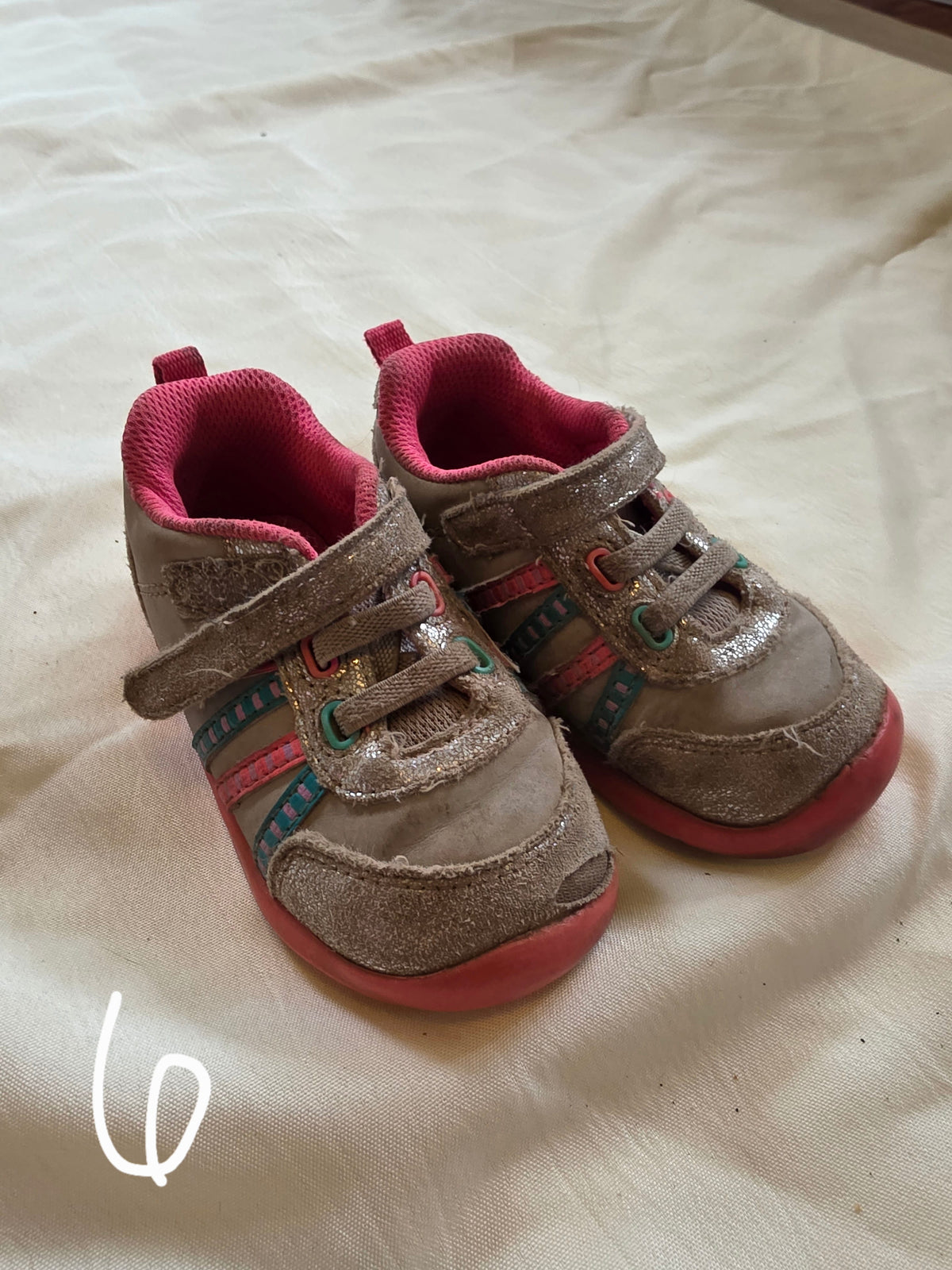 Sneakers - size Shoes - Toddler 6